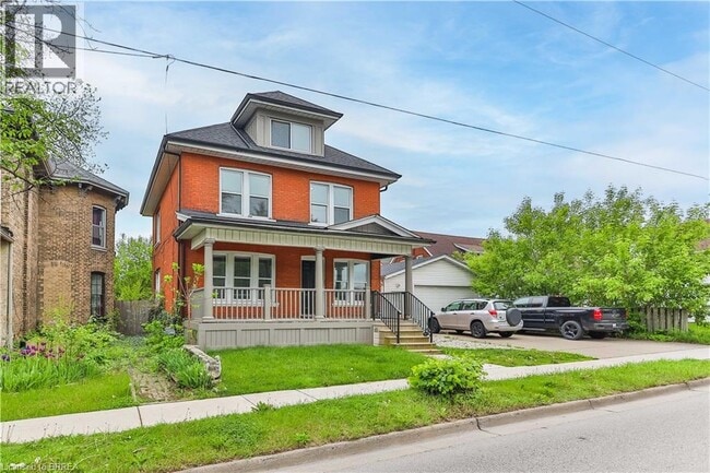 property at 321 Dalhousie St