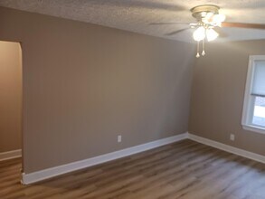 6006 Lewis Way in Louisville, KY - Building Photo - Building Photo