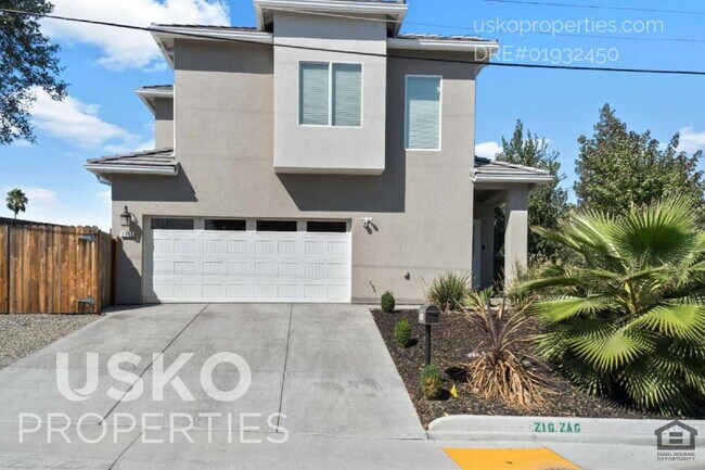 5965 Hilltop Dr in Carmichael, CA - Building Photo - Building Photo