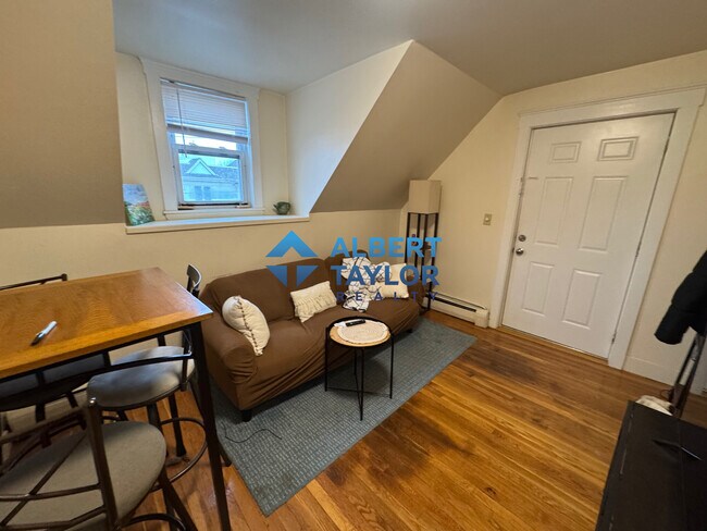 60 Walden St, Unit 4 in Cambridge, MA - Foto de edificio - Building Photo
