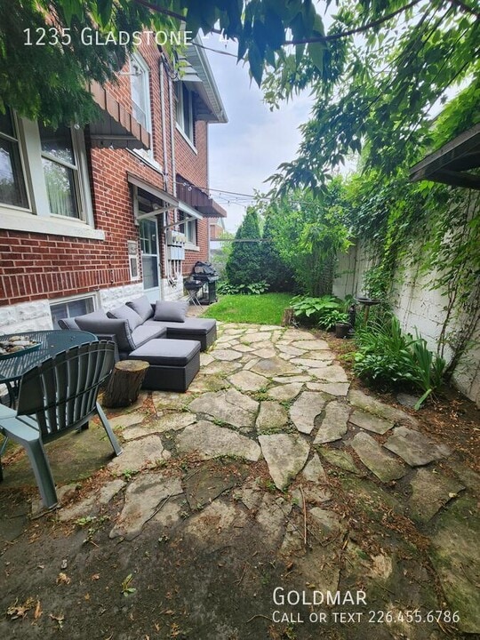 1235 Gladstone Ave in Windsor, ON - Building Photo