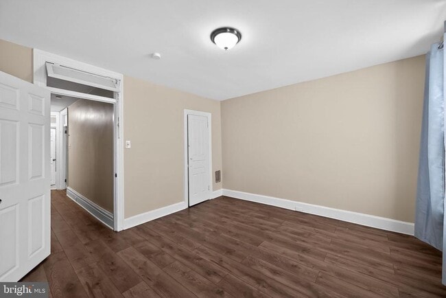 652 Emerald St in Harrisburg, PA - Building Photo - Building Photo