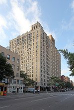 170 2nd Ave in New York, NY - Foto de edificio - Building Photo