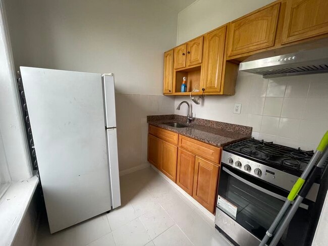 317 57th St, Unit 2