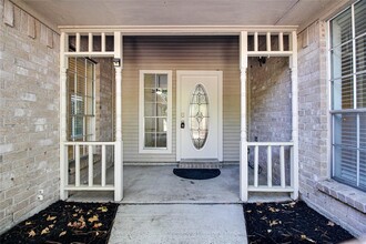 4 Brentwood Oaks Ct in Spring, TX - Building Photo - Building Photo
