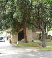 113 N Grand Oaks Ave in Pasadena, CA - Building Photo - Building Photo