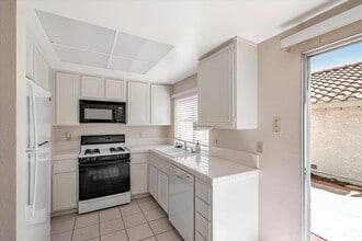 253 Green Moor Pl in Thousand Oaks, CA - Foto de edificio - Building Photo