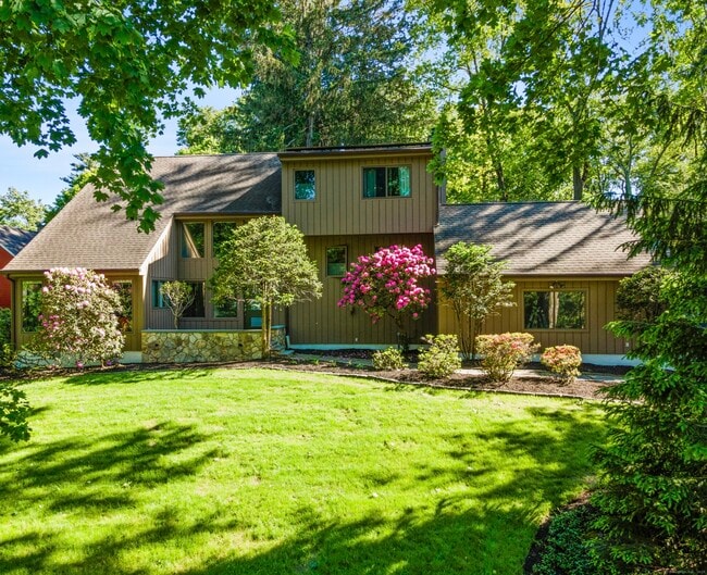 property at 996 Stillwater Rd