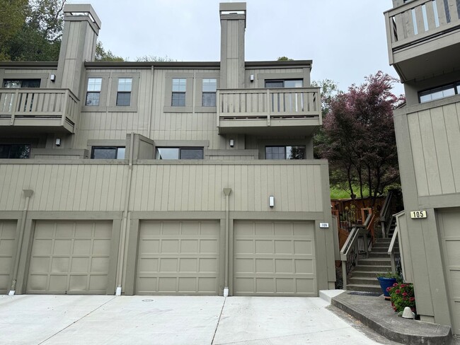 property at 109 Pelican Ln