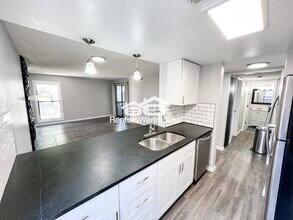 6420 S Dayton St in Englewood, CO - Building Photo - Building Photo