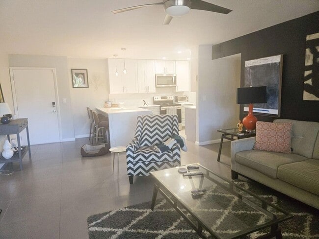 1920 NE 1st Terrace, Unit 216H in Wilton Manors, FL - Building Photo - Building Photo