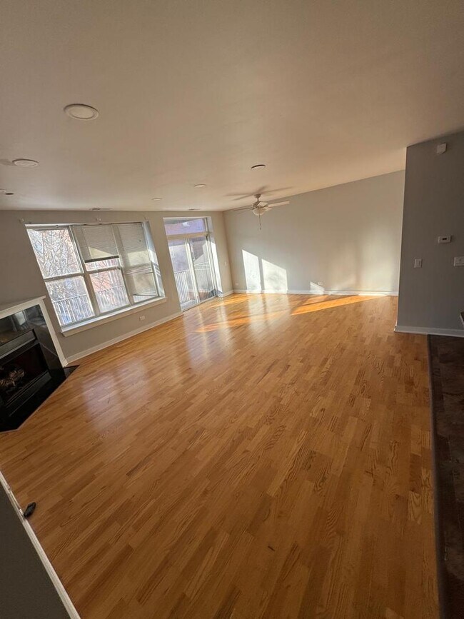 2257 W Lake St in Chicago, IL - Building Photo - Building Photo