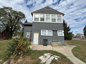 335 Watervliet Ave in Dayton, OH - Building Photo - Building Photo