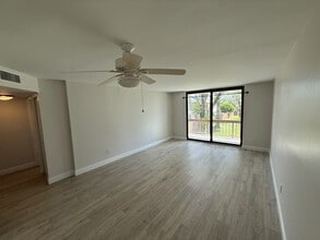 8301 SW 142nd Ave, Unit 204 in Miami, FL - Building Photo - Building Photo
