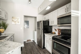 The Henry at Rosenberg in Rosenberg, TX - Building Photo