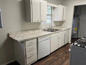 5077 Oak Hollow St in Keithville, LA - Building Photo - Building Photo