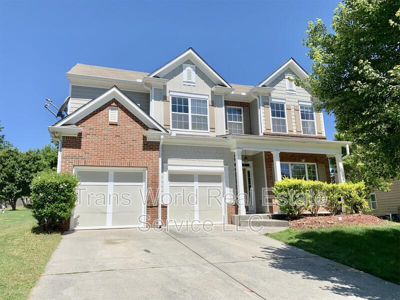 2202 Jasmine Glen Dr in Buford, GA - Building Photo