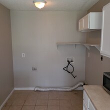 1046 Lemon Tree St in San Antonio, TX - Building Photo - Building Photo