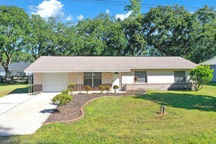 6449 Eve St in St. Cloud, FL - Building Photo