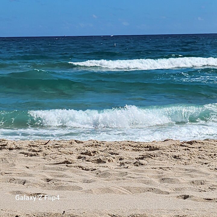 2700 N Highway A1A, Unit 12-211 in Indialantic, FL - Building Photo