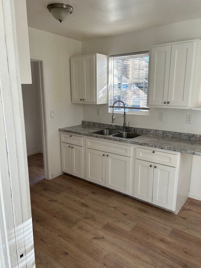 422 W Laurel St, Unit A