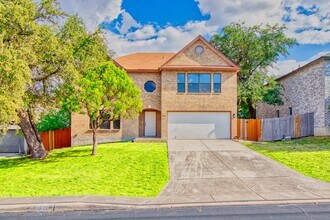 8622 Cross Spring in San Antonio, TX - Building Photo - Building Photo