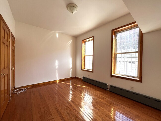 4703 8th Ave-Unit -APT 3R in Brooklyn, NY - Foto de edificio - Building Photo