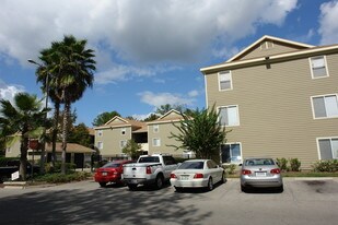 University Terrace West in Gainesville, FL - Building Photo