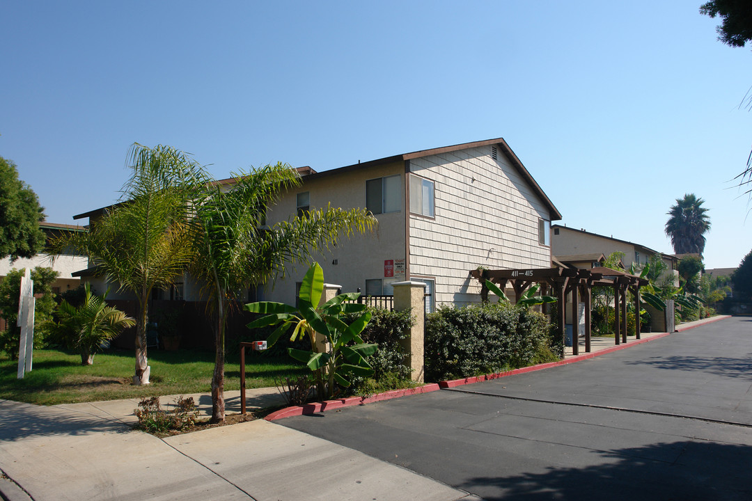 411-415 Chestnut Ave in Carlsbad, CA - Building Photo