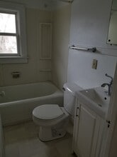 435 E Centerway St in Janesville, WI - Building Photo - Building Photo