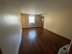 2421 S Tyler St in Dallas, TX - Building Photo - Building Photo