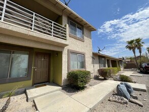 2805 Colibri Courte in Bullhead City, AZ - Foto de edificio - Building Photo