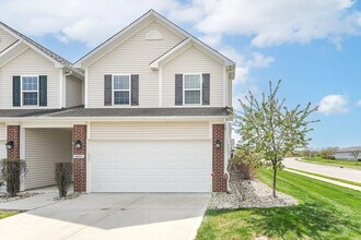 9651 Calamus Dr in Noblesville, IN - Building Photo - Building Photo
