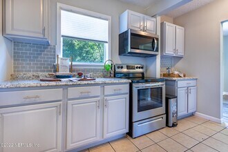 3323 Rosselle St in Jacksonville, FL - Building Photo - Building Photo