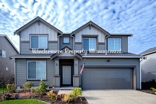 1159 Panoramic Lp in Bremerton, WA - Building Photo