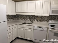 17 Monmouth Ct, Unit 2B in Brookline, MA - Building Photo - Building Photo