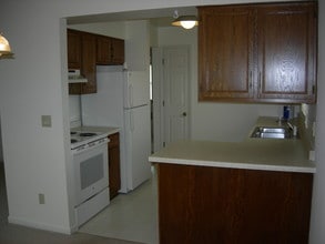 725 Starboard Ct, Unit B in Oshkosh, WI - Building Photo - Building Photo
