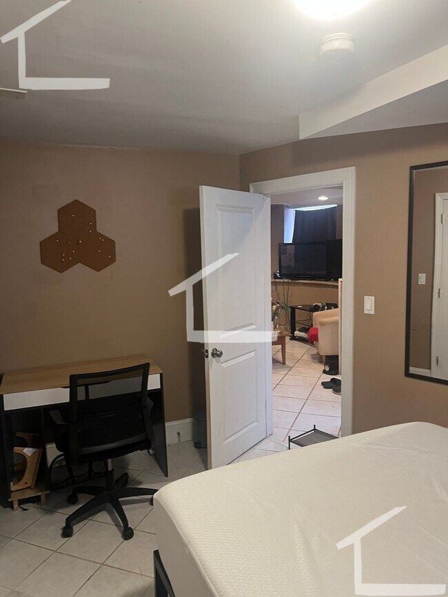 9 St Lukes Rd in Boston, MA - Foto de edificio - Building Photo