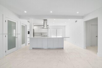 3909 Garden Ave in Miami, FL - Building Photo - Building Photo