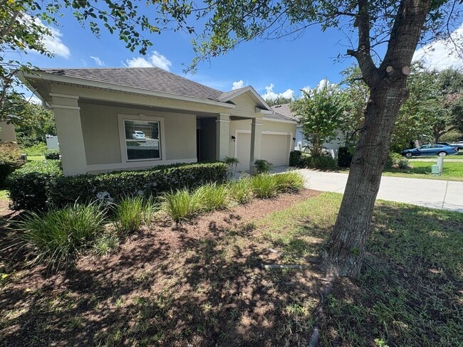 2409 Martins Run in Tavares, FL - Building Photo - Building Photo