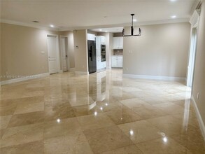 409 Catalonia Ave in Coral Gables, FL - Building Photo - Building Photo
