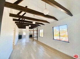 1520 Marsden St in Los Angeles, CA - Building Photo