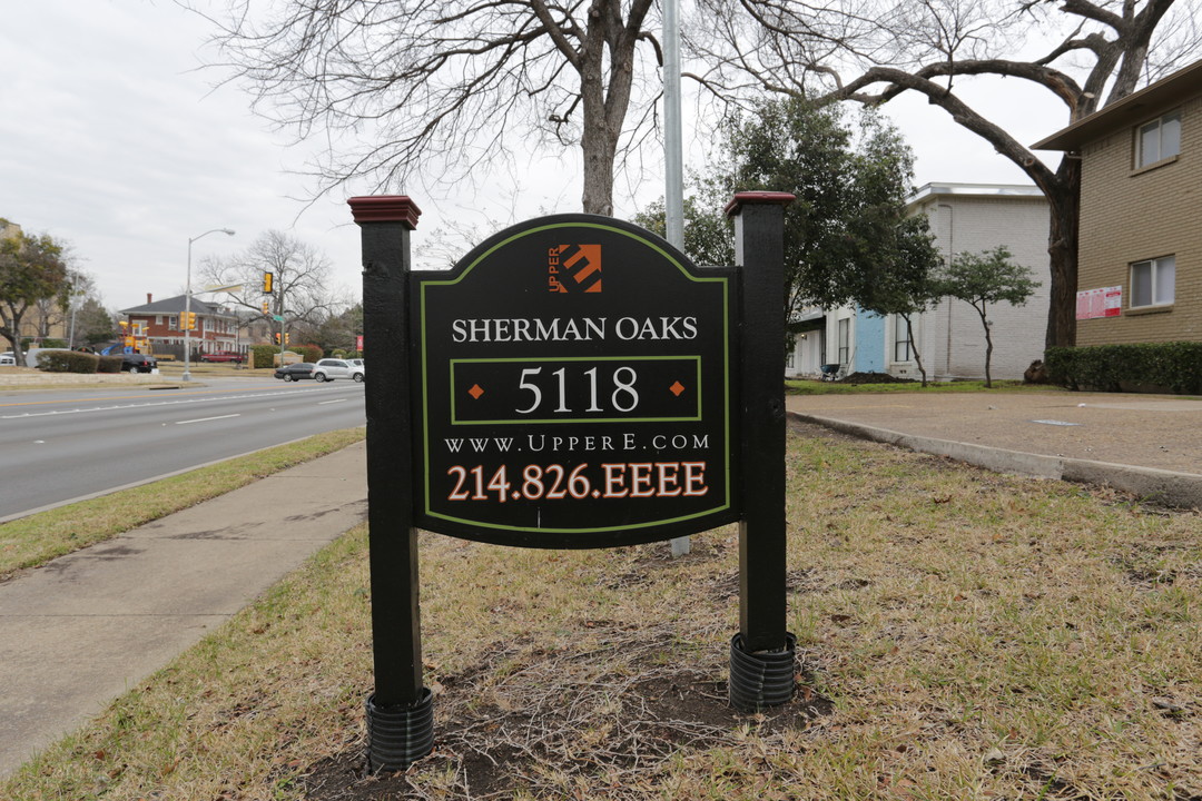 Upper E - Sherman Oaks (OLD) in Dallas, TX - Foto de edificio