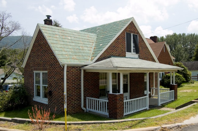 306 N Jefferson Ave in West Jefferson, NC - Foto de edificio - Building Photo