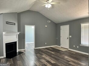7098 Hummingbird Ln in Winston, GA - Building Photo - Building Photo