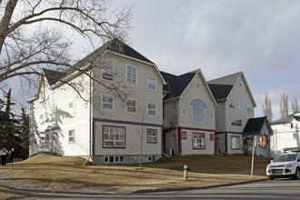 23 Mcdougall Ct NE in Calgary, AB - Building Photo - Building Photo