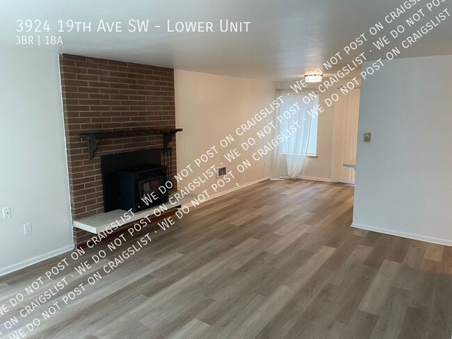 3924 19th Ave SW-Unit -Lower Unit in Seattle, WA - Building Photo - Building Photo