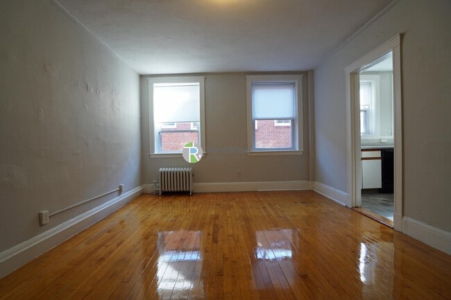 90 Cypress St in Brookline, MA - Foto de edificio - Building Photo