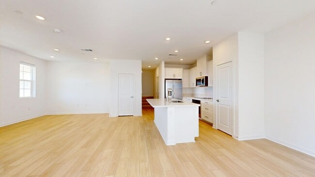 8421 Gabrielino Ct in Rancho Cucamonga, CA - Building Photo - Building Photo