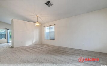 3800 Amur Maple Dr in Bakersfield, CA - Building Photo - Building Photo